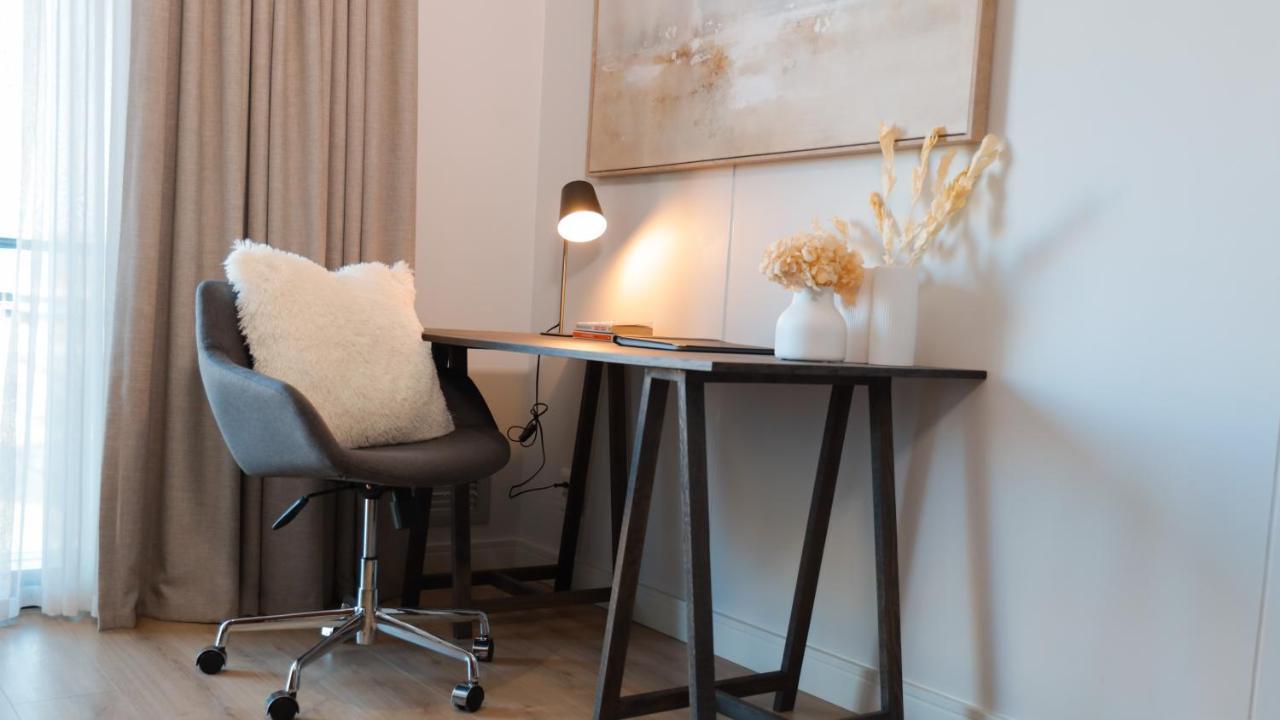 Luxury At Ellipse Waterfall, Near Mall Of Africa * Midrand